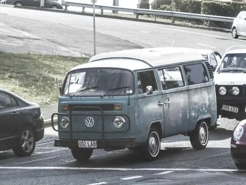 Pendule de cheminée en bronze doré, époque Empire